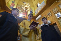 Виктор Мартынов, Глеб Осипов,Елисей Корзун (слева направо) в храме Святого равноапостольного князя Владимира